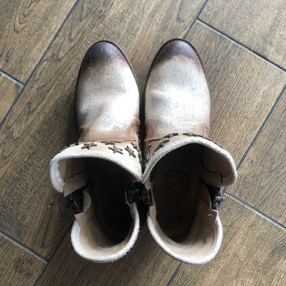 Circle G Ankle Booties - Picture 6 of 12